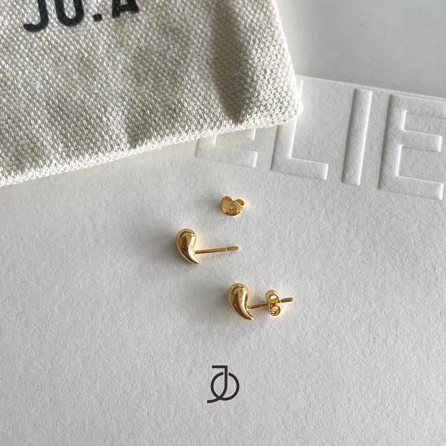 JO Gold Drop Stud 17k