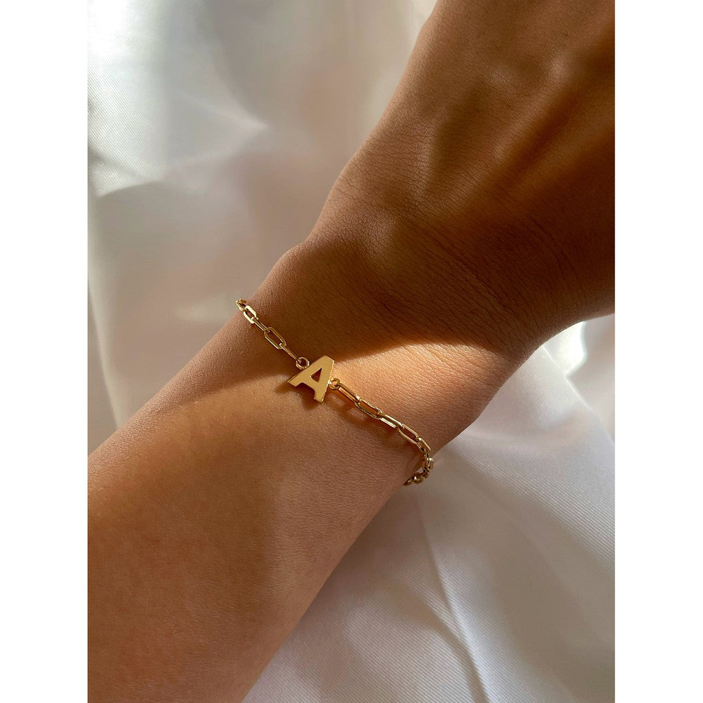 JO MEDIUM ALPHABET WITH SMALL PAPER CLIP BRACELET 17K