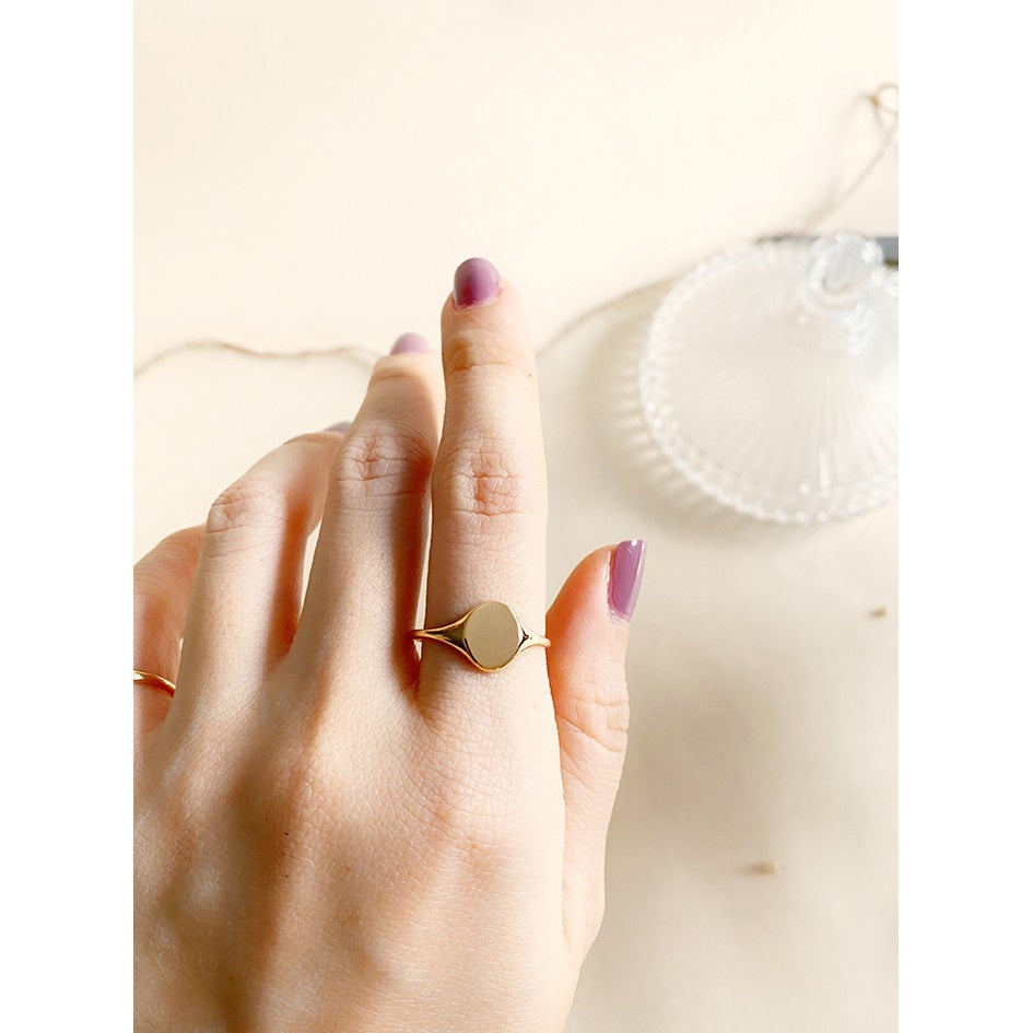 Jo Mini Oval Signet Ring