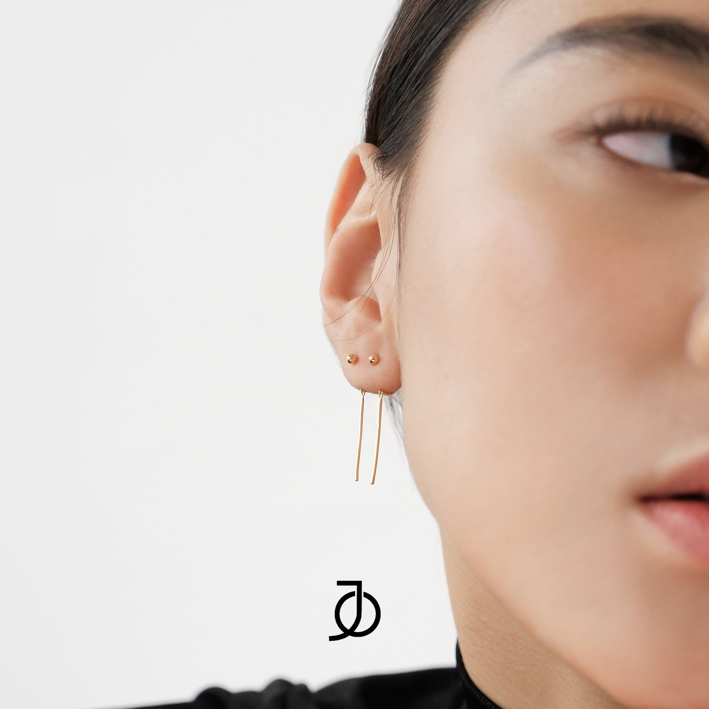 Jo Mini Ball Dangling Bar Earring 17k