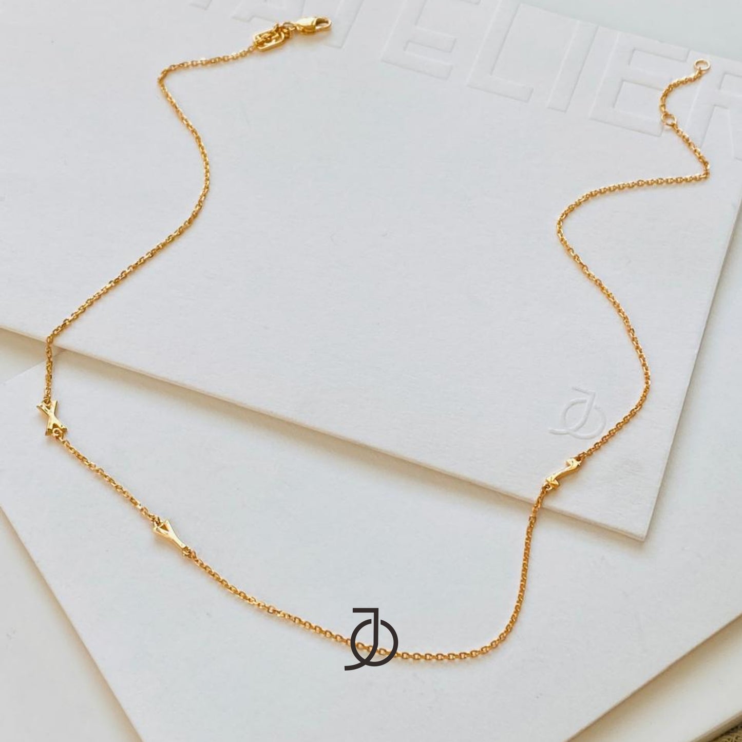 Jo Custom Horizontal Alphabet Thin Chain 17k