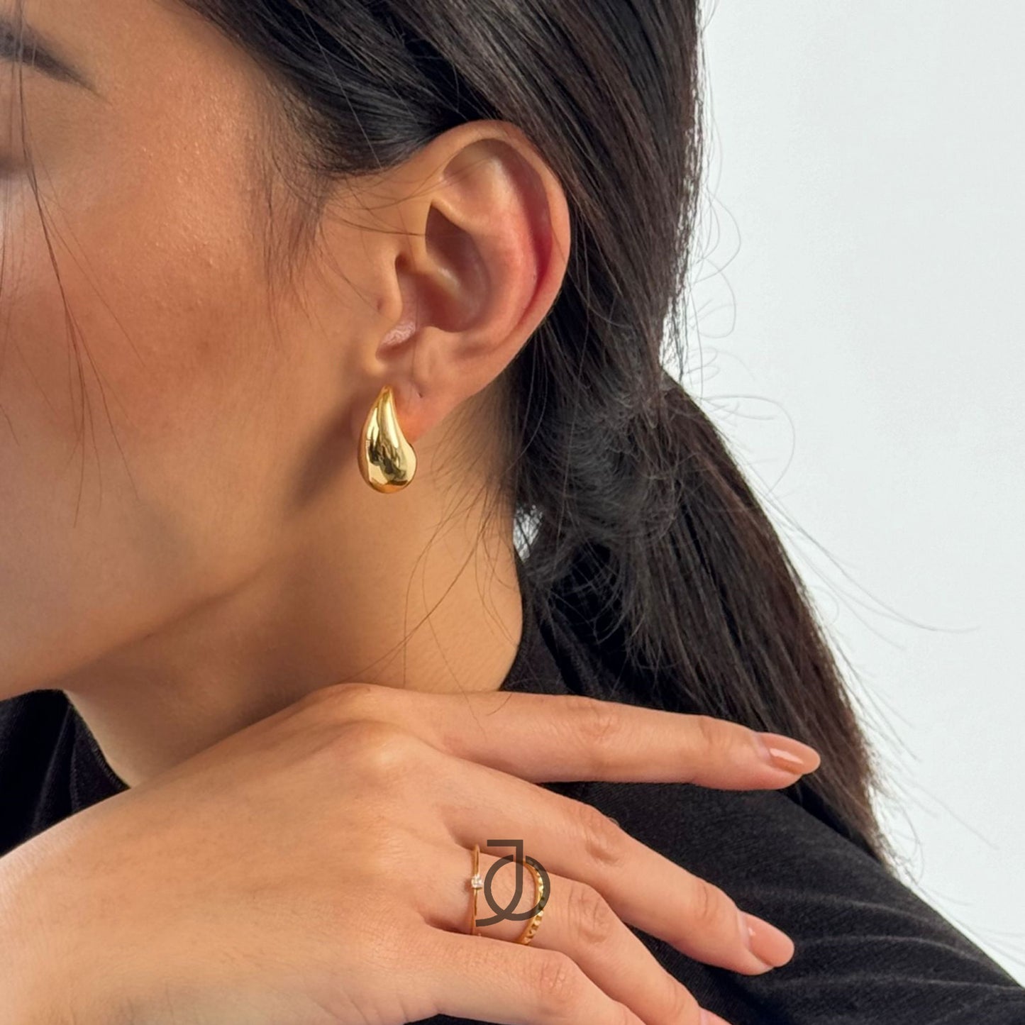 JO Large Gold Drop Stud 17k