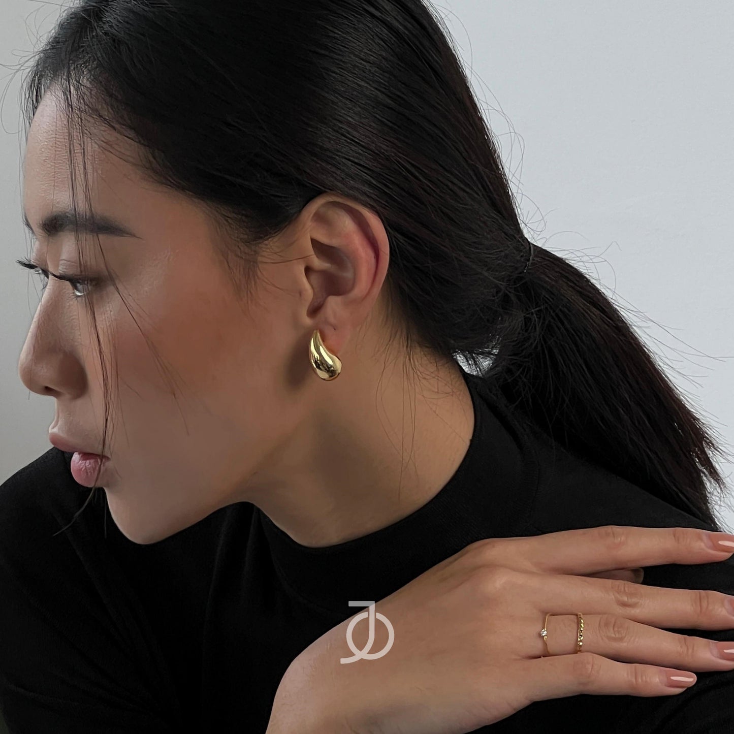 JO Large Gold Drop Stud 17k
