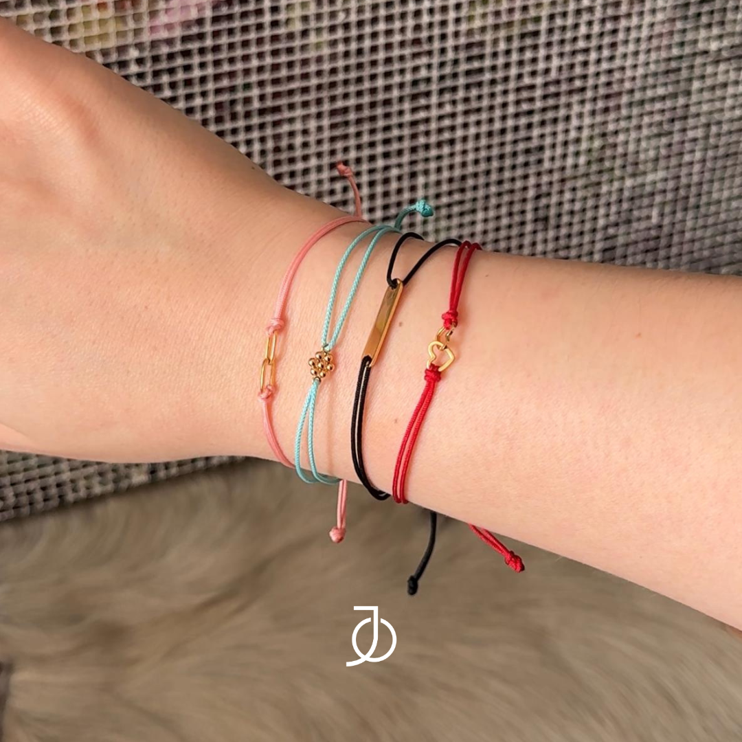JO Interlocking Heart On Cord Bracelet 17K