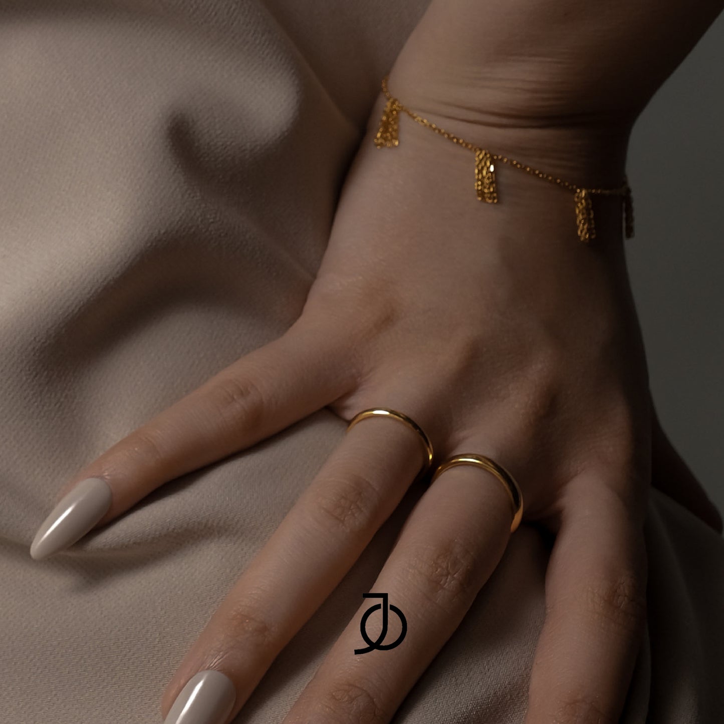 JO 2mm Curved Band 17k