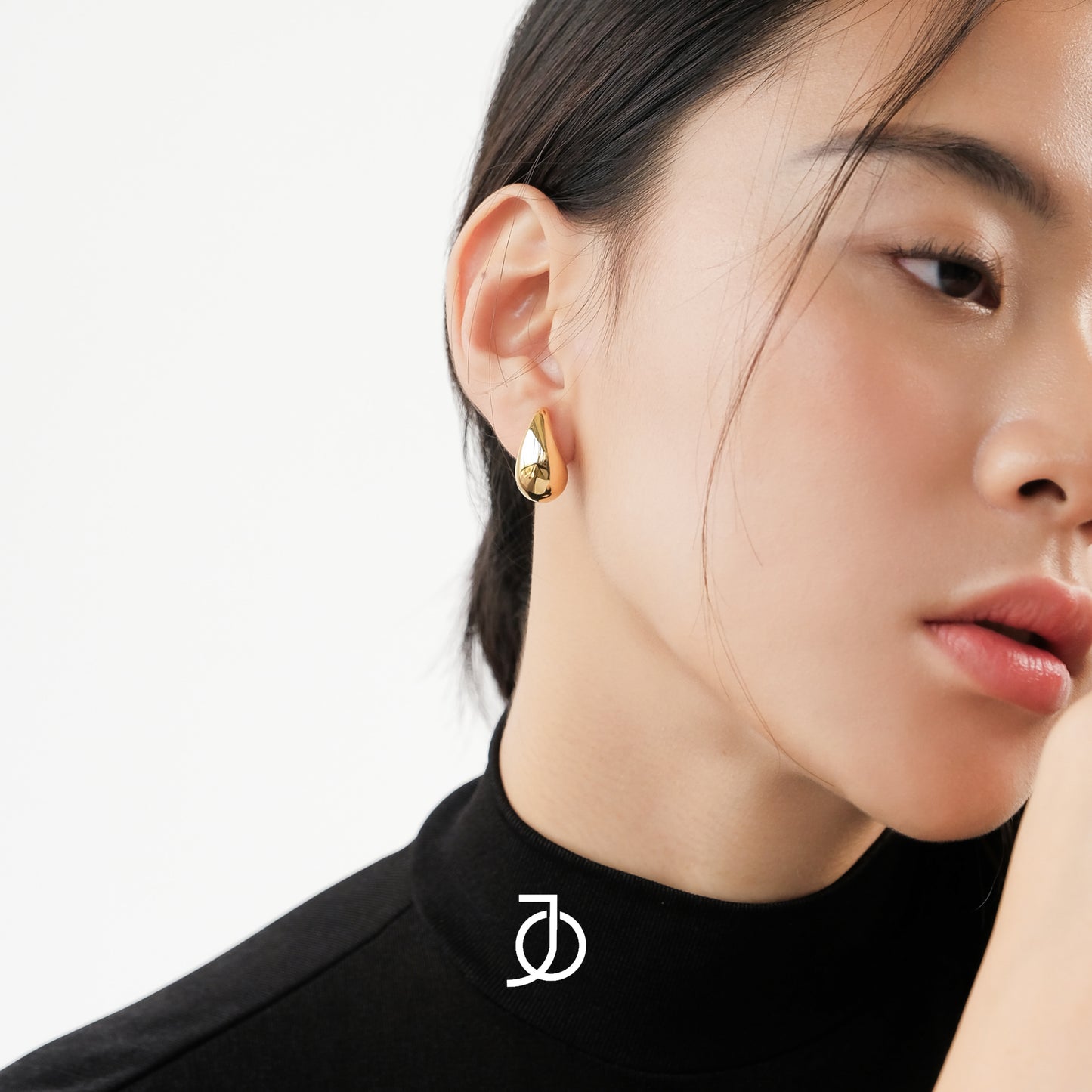 JO Large Gold Drop Stud 17k