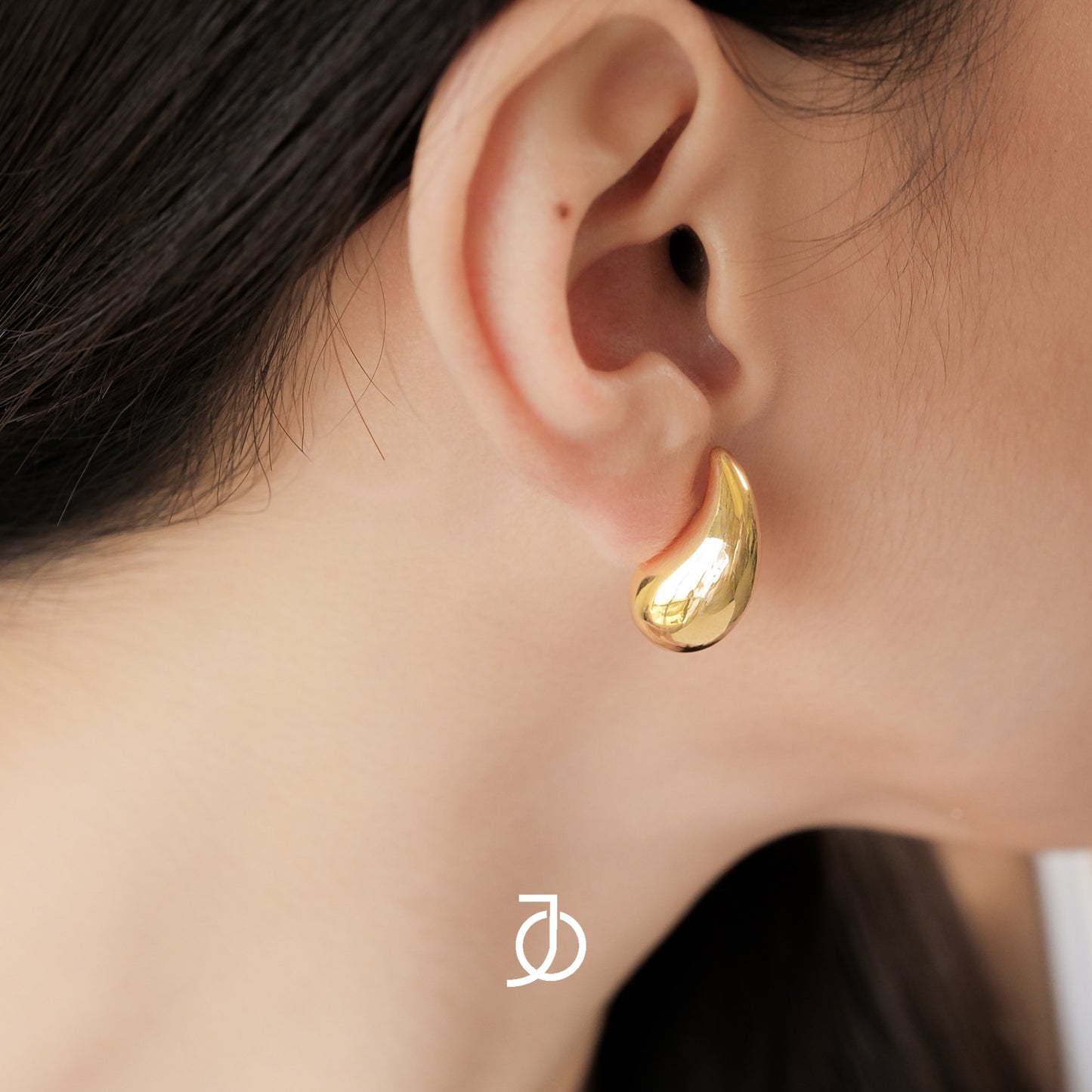 JO Large Gold Drop Stud 17k