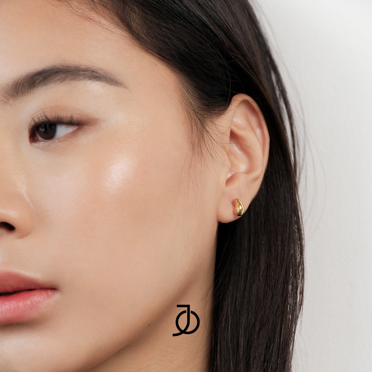 JO Gold Drop Stud 17k