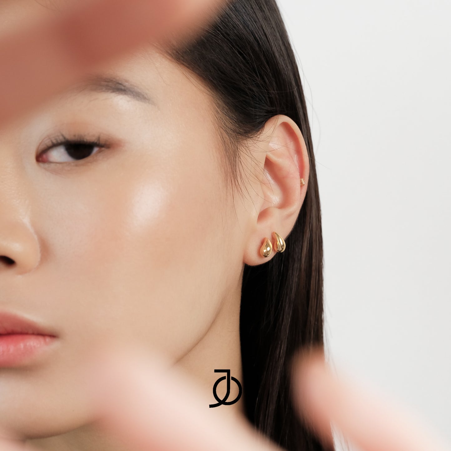 JO Gold Drop Stud 17k