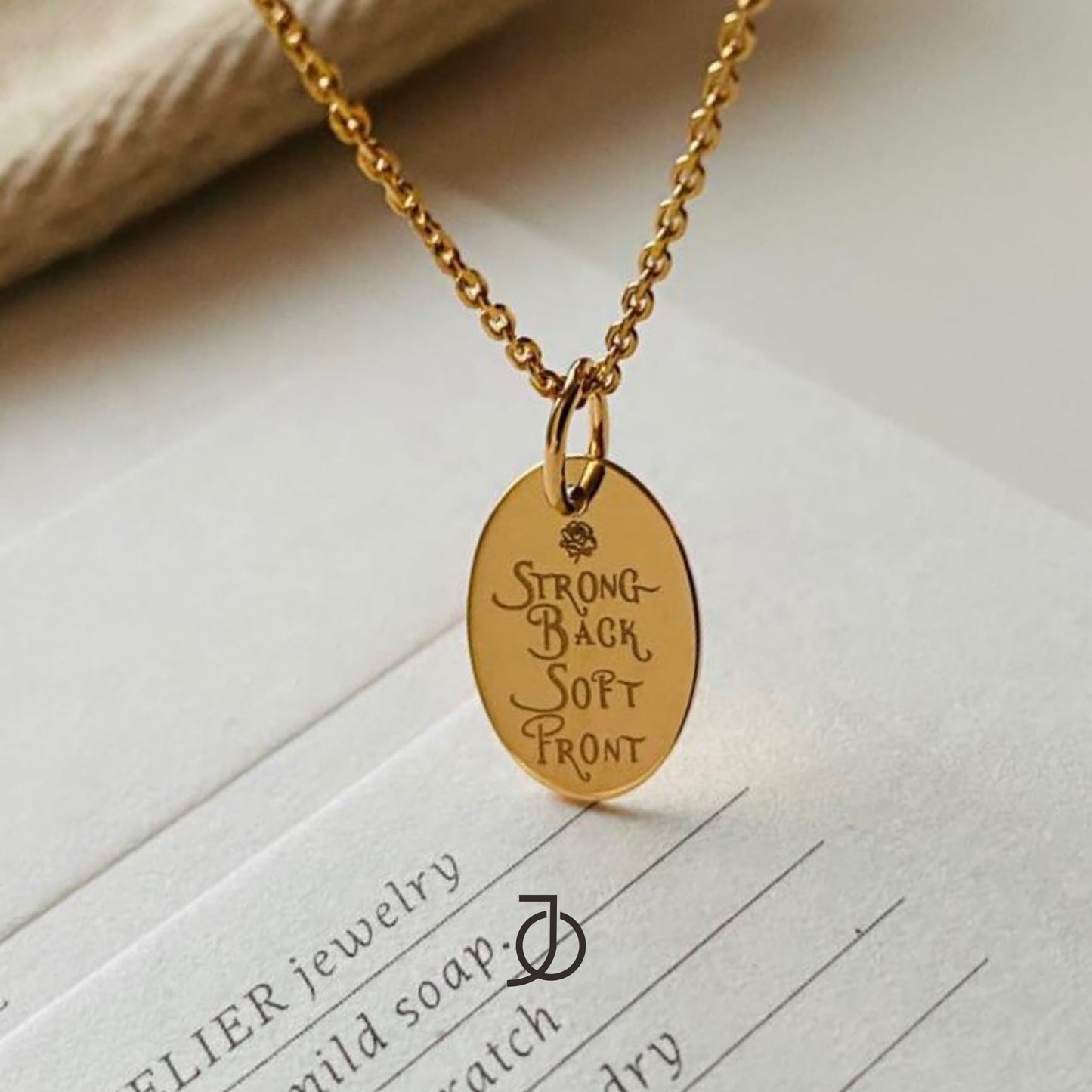 JO Oval Disc Pendant 17k