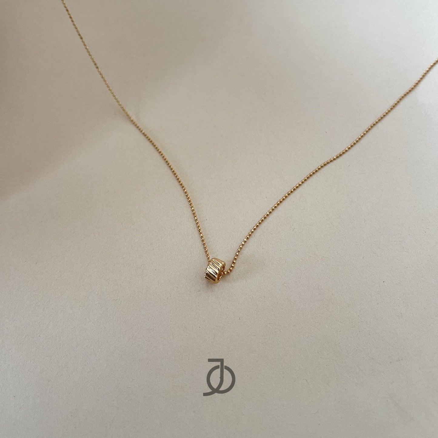 JO BOLD TWIST BEADS PENDANT