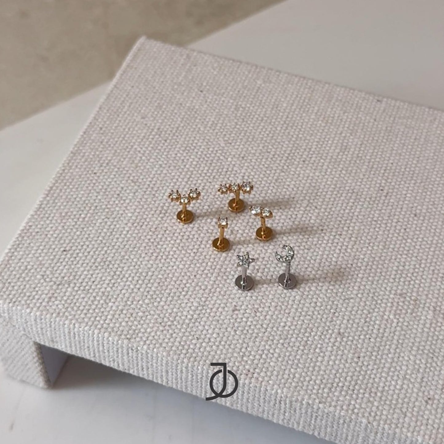 JO Anting Emas - 2 Mini Diamond Flat Back 17K