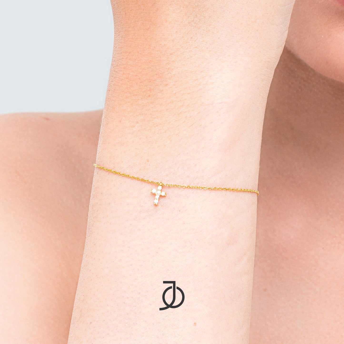 JO Gelang Emas - Mini Diamond Cross Dangle With Adjustable Bracelet 17K