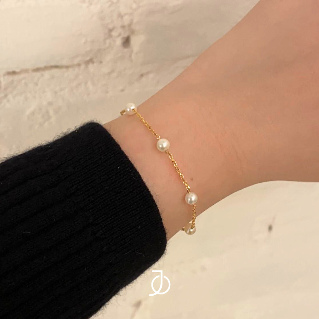 JO Pearl By The Yard Bracelet 17K