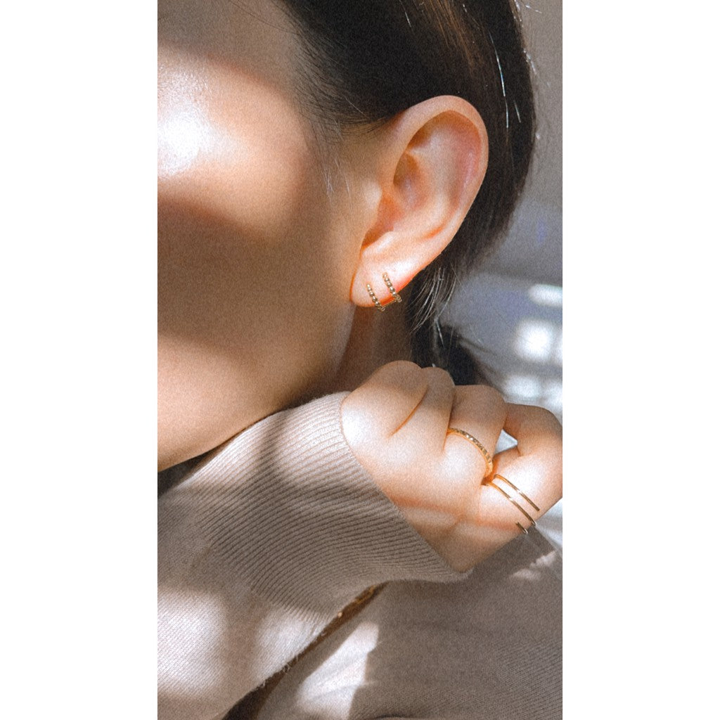 JO GOLD BALL HUGGIES ILLUSION STUD