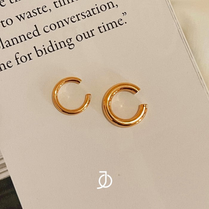 JO Bold Ear Cuff