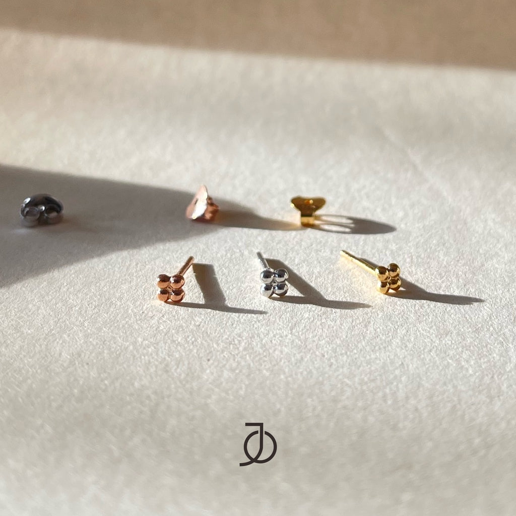 JO Square Mini Beads Stud