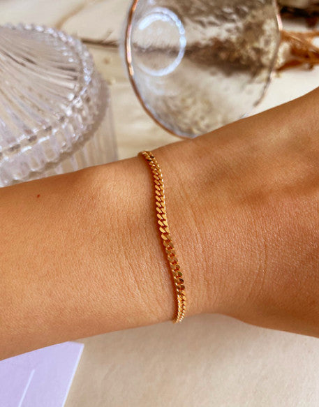 JO Medium Curb Chain Bracelet