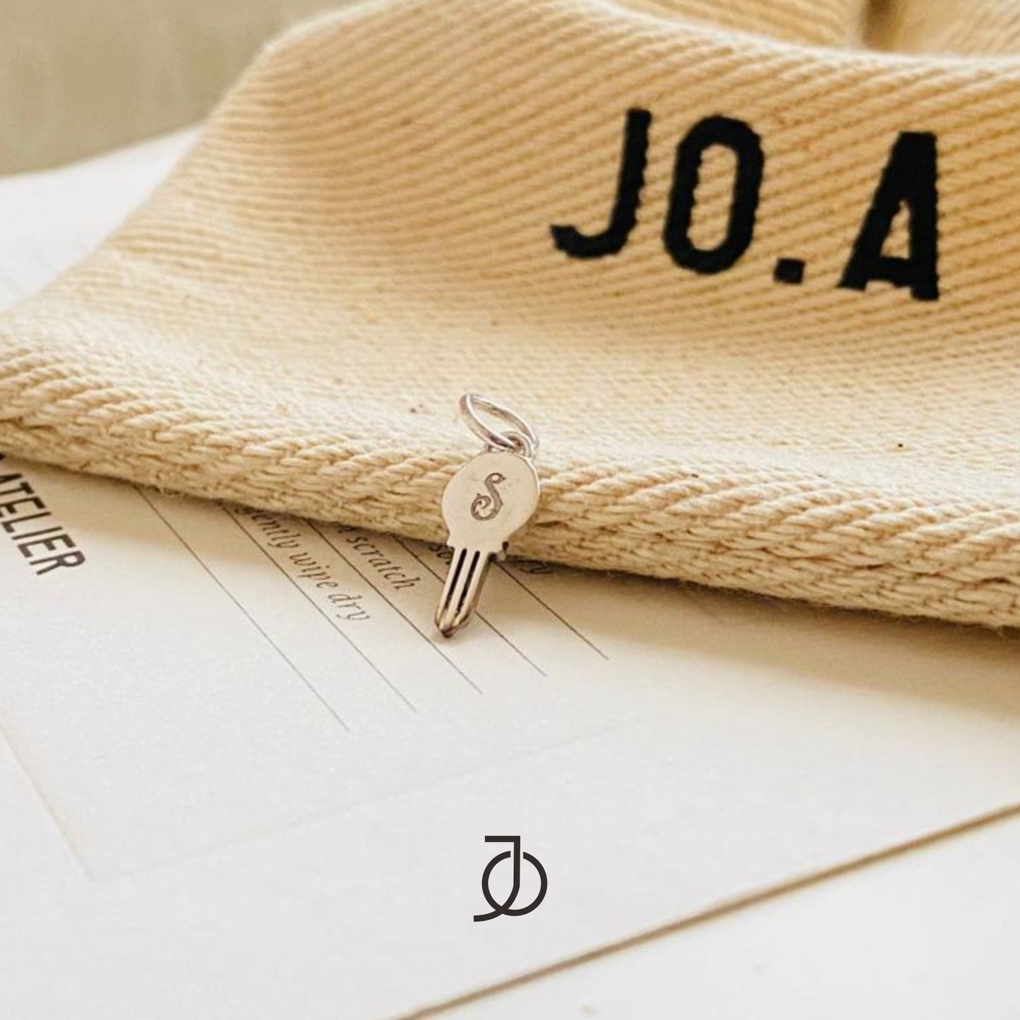 JO KEY PENDANT