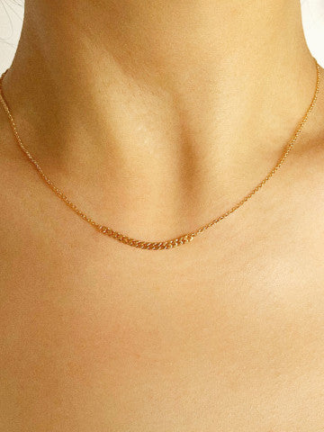 Jo Curb On Thin Chain