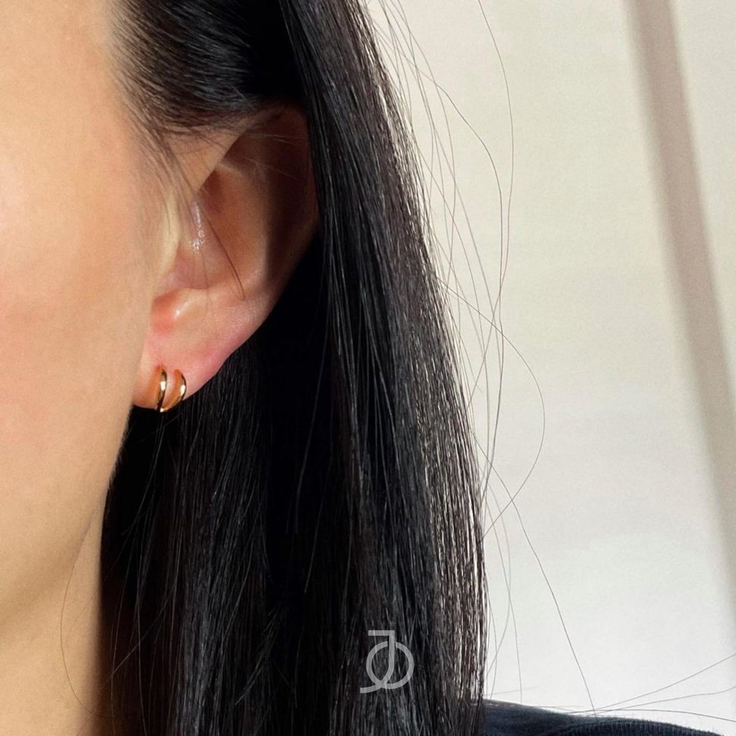 JO Double Claw Illusion Studs