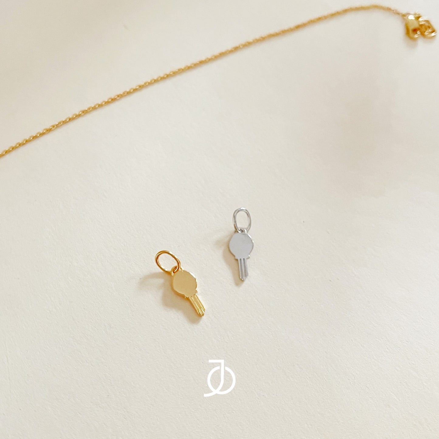 JO KEY PENDANT