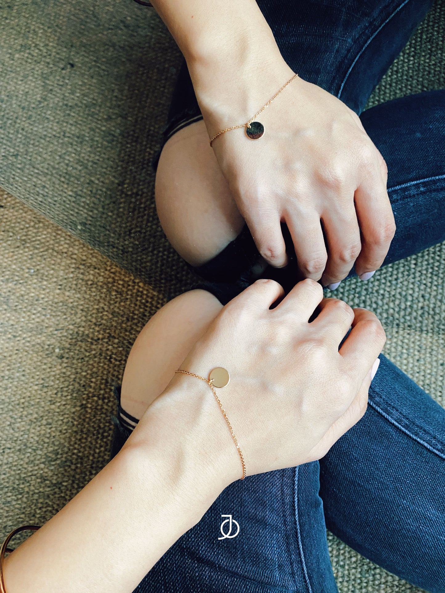 Jo Mini Disc With Thin Bracelet Dangle