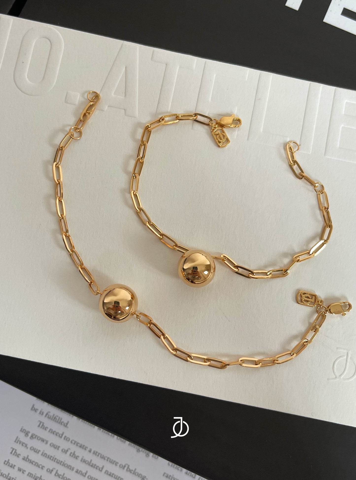 JO DROP BALL DANGLE BRACELET WITH PAPER CLIP