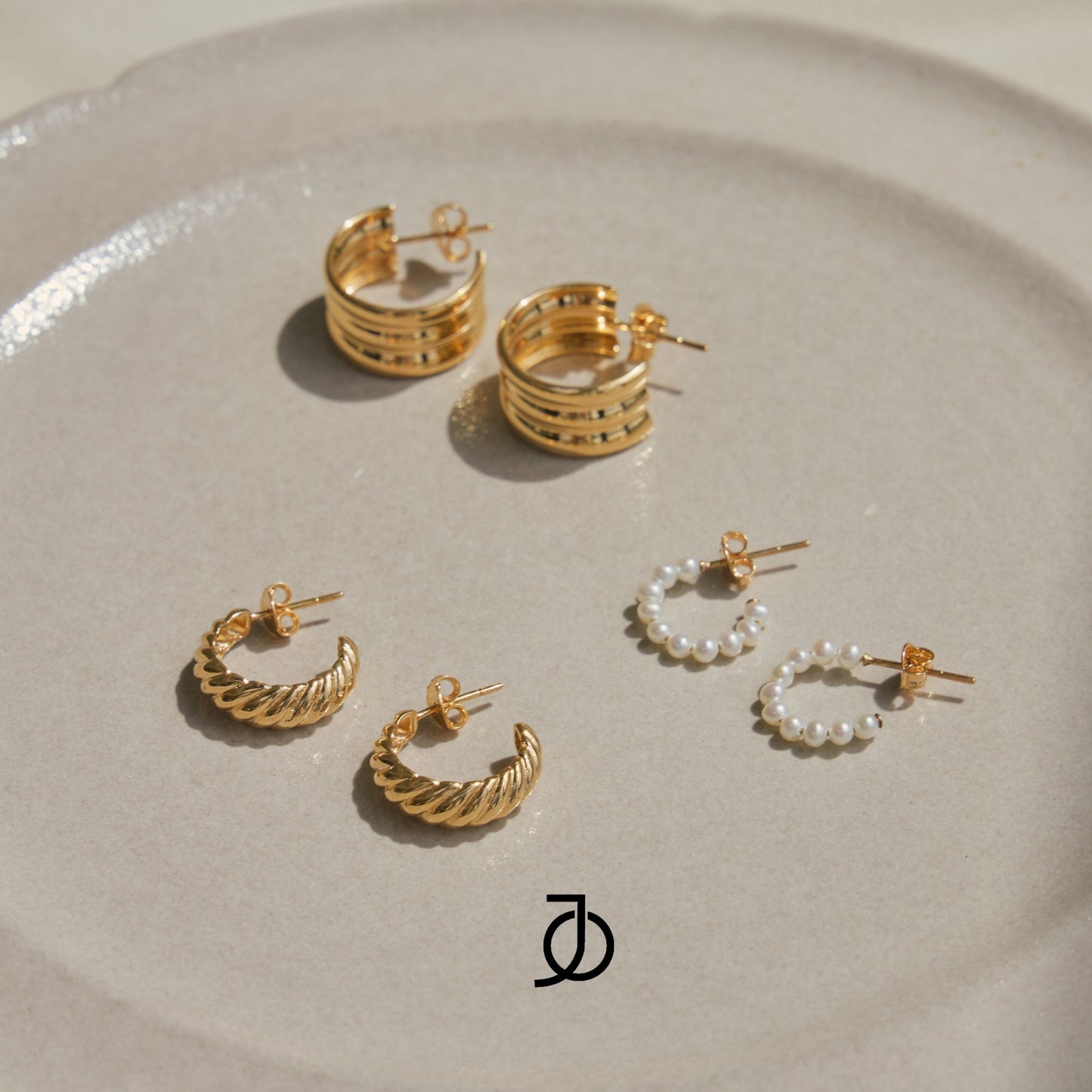 JO Pearl Hoops 17k