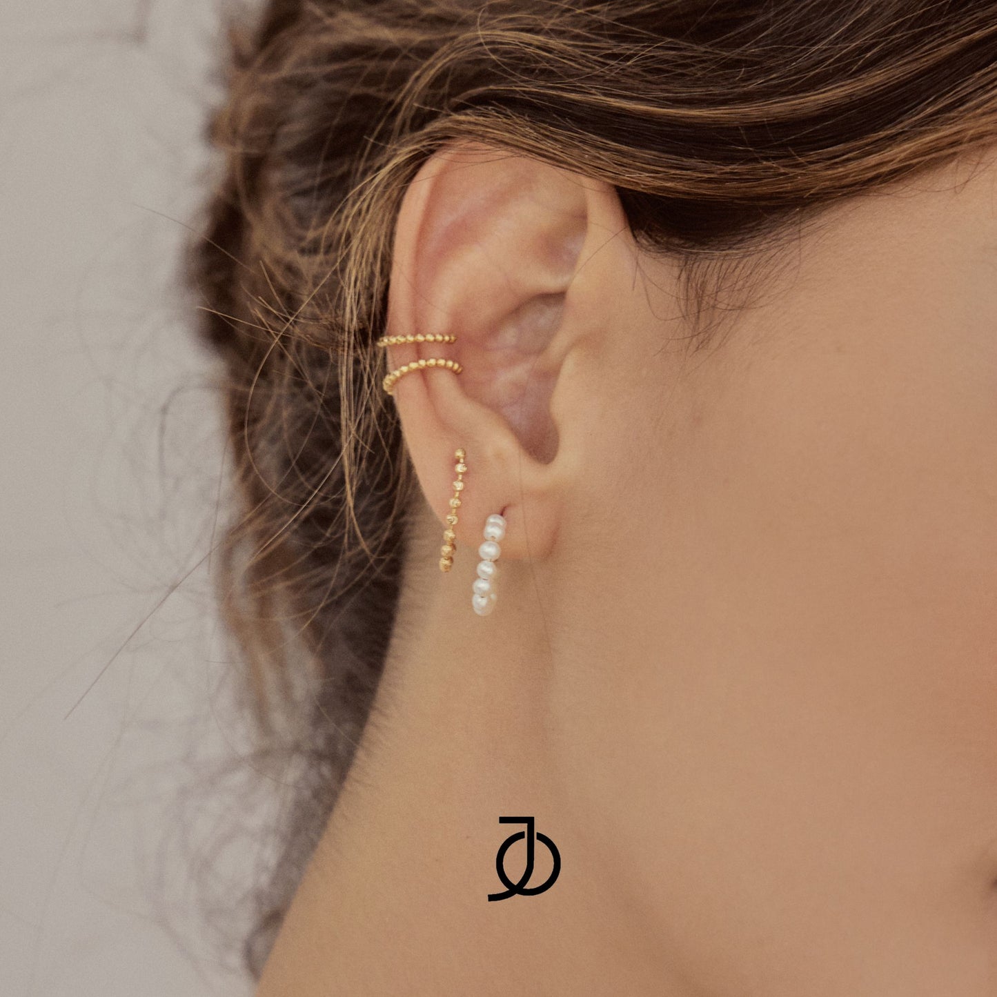 JO Pearl Hoops 17k