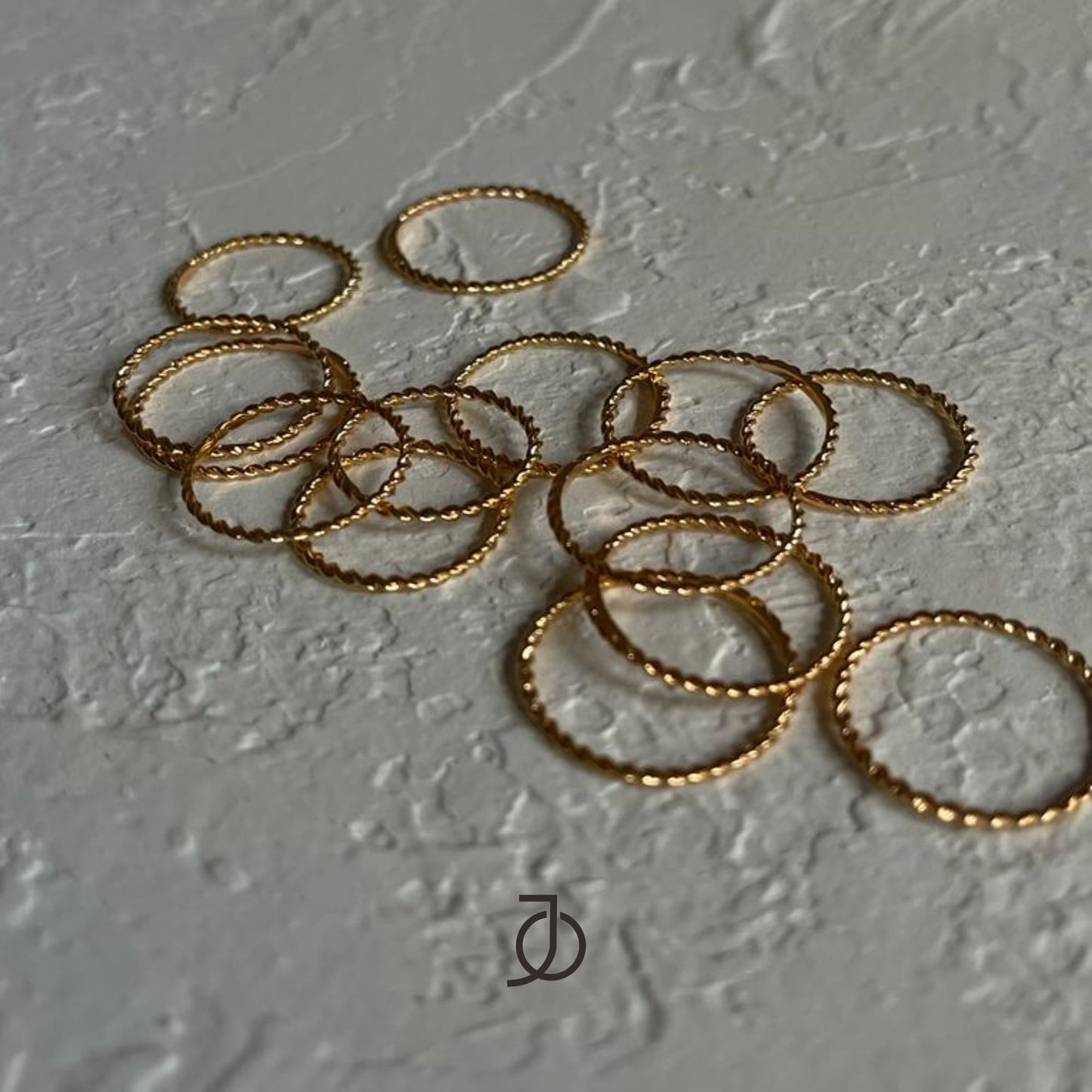 JO Twist Pinky Ring