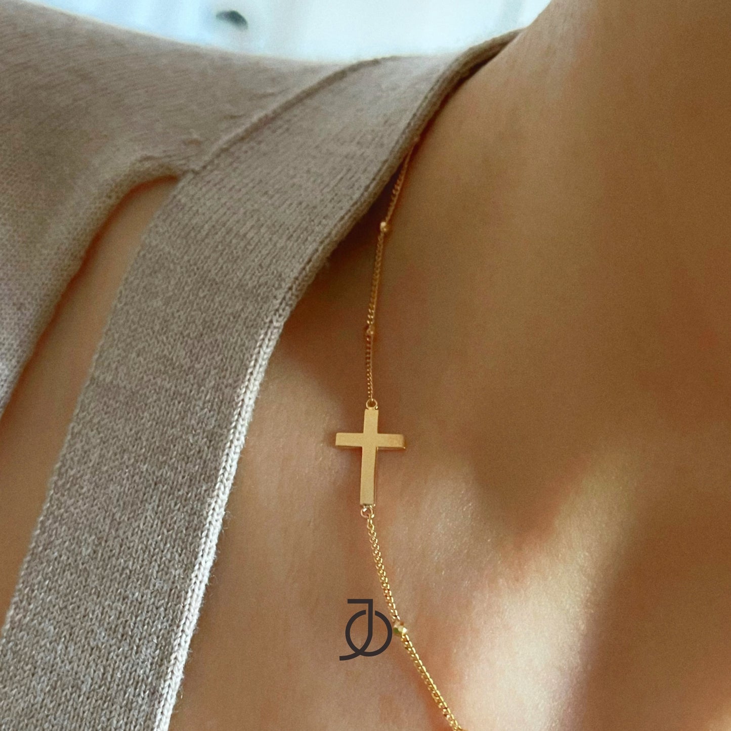 JO CROSS WITH GOLD BALL NECKLACE