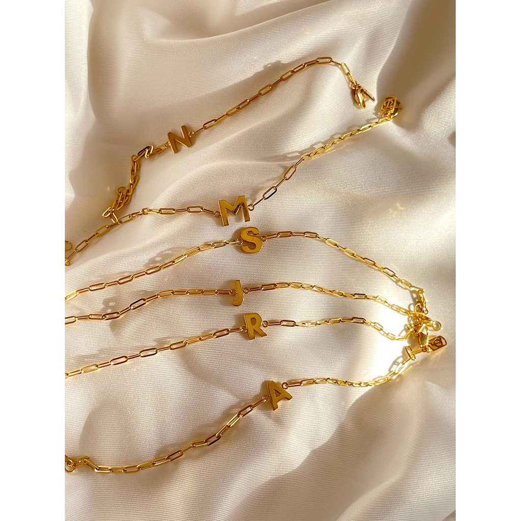 JO Medium Alphabet With Small Paper Clip Bracelet