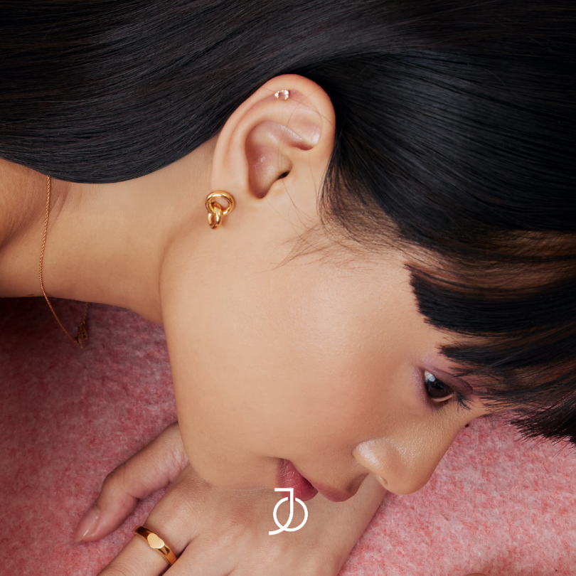 JO Anting Emas - Interlocking Studs