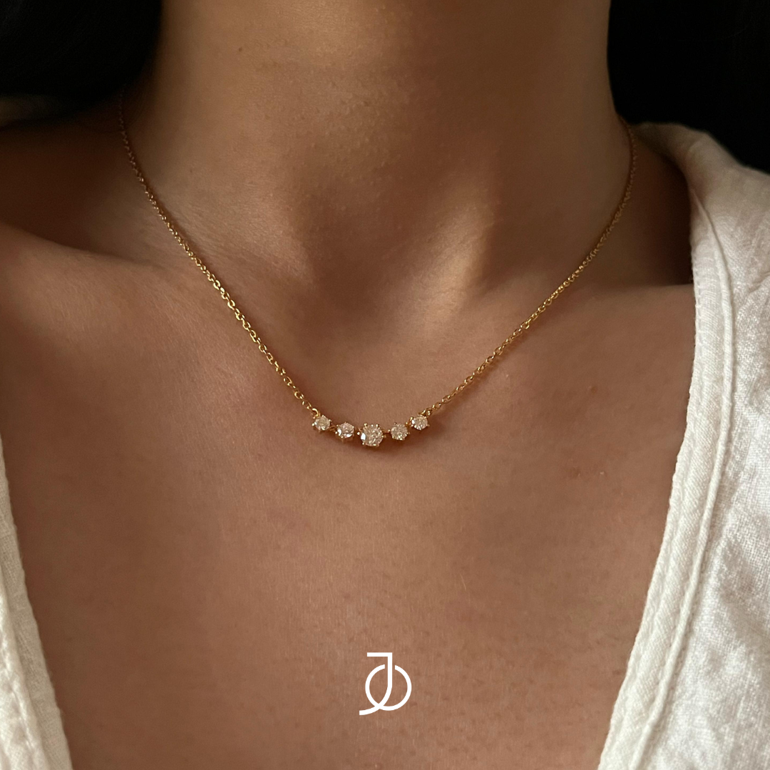 JO 5 Gradating Diamonds Chain Necklace