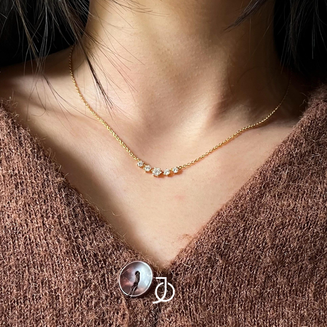 JO 5 Gradating Diamonds Chain Necklace