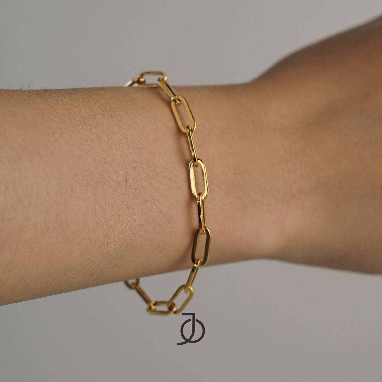 JO LARGE PAPER CLIP BRACELET