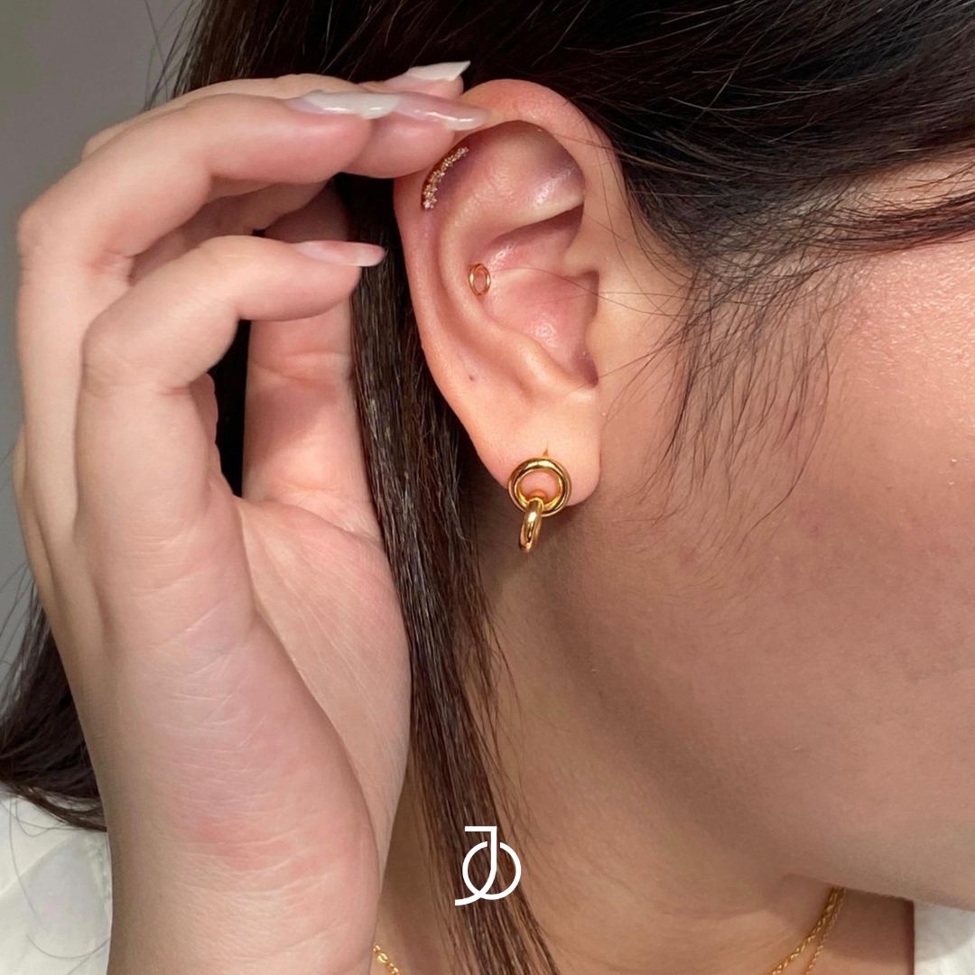 JO Anting Emas - Interlocking Studs