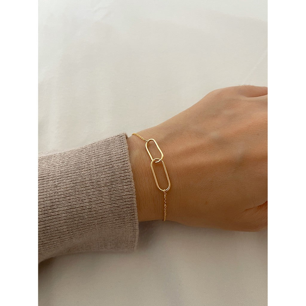 Jo Oval Interlocking Bracelet