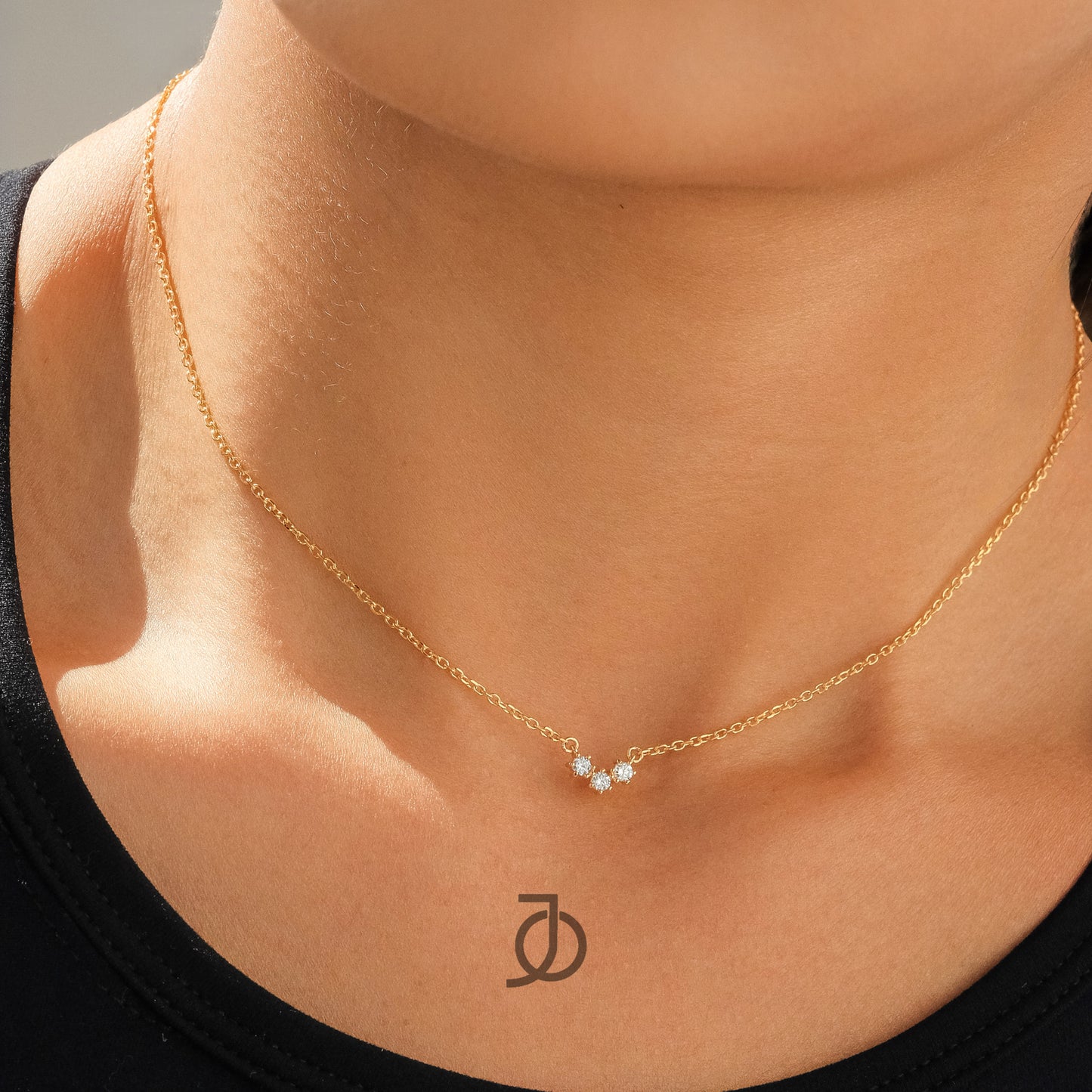 JO Kalung Emas - Curve 3 Mini Diamonds Necklace 17k