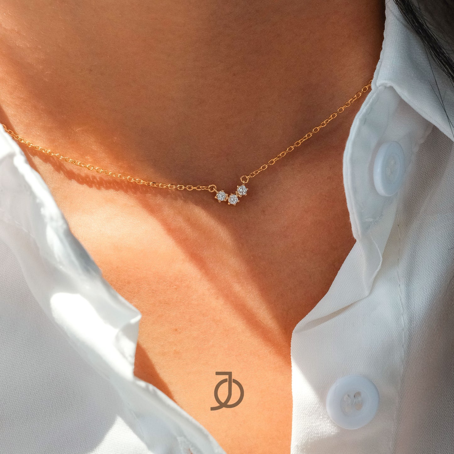 JO Kalung Emas - Curve 3 Mini Diamonds Necklace 17k