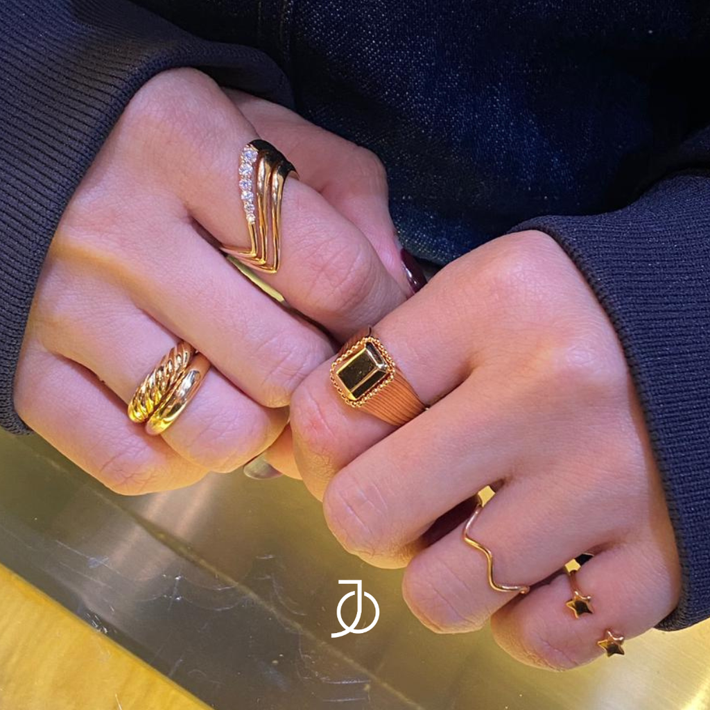 JO Diamond Wave Ring