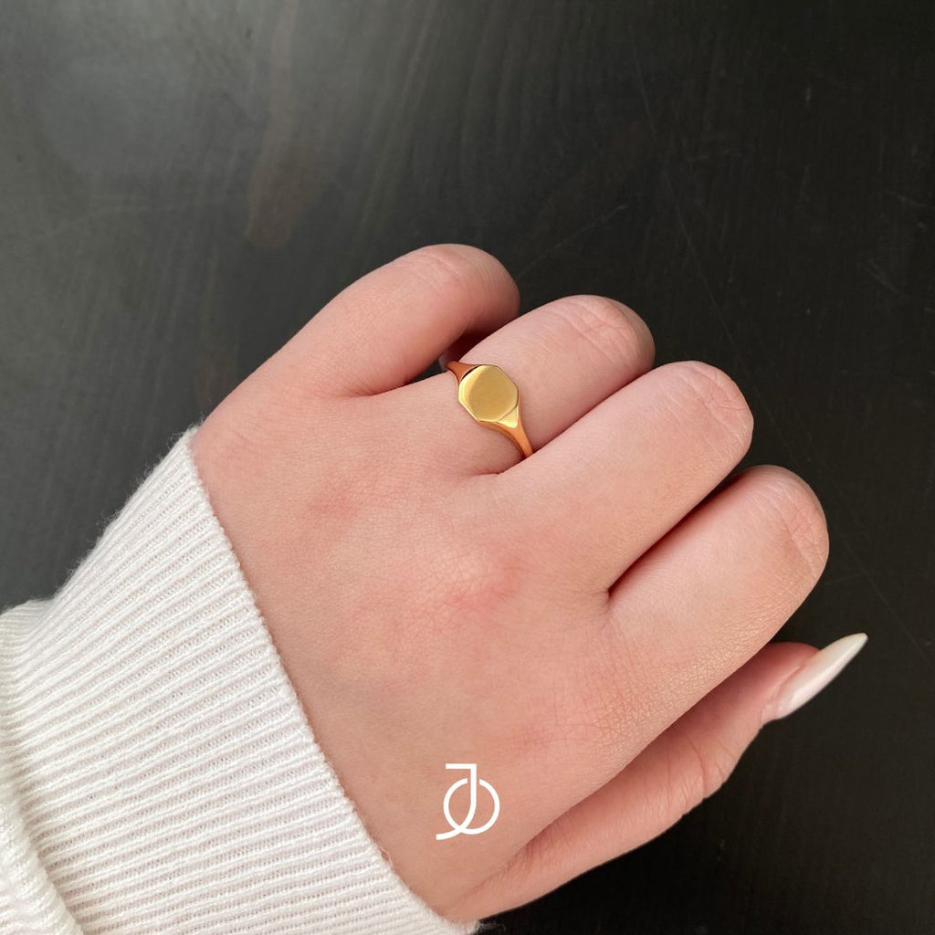 JO Mini Octa Signet Ring