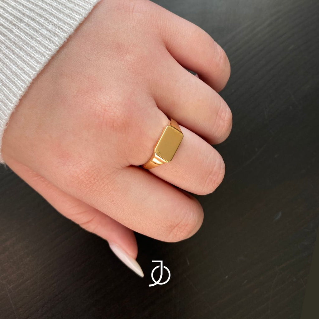 JO Mini Hex Signet Ring