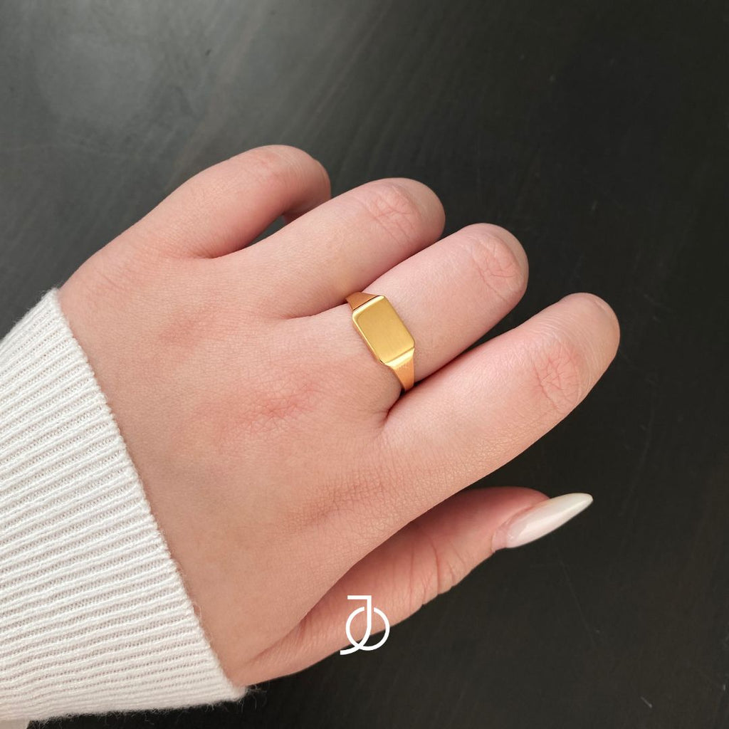 JO Mini Hex Signet Ring