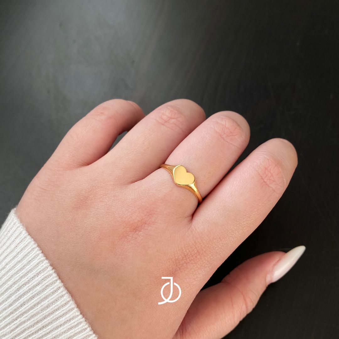 JO Mini Heart Signet Ring