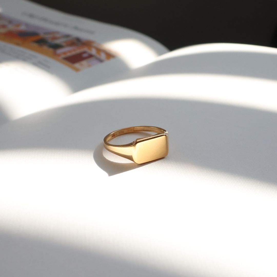 JO Mini Hex Signet Ring