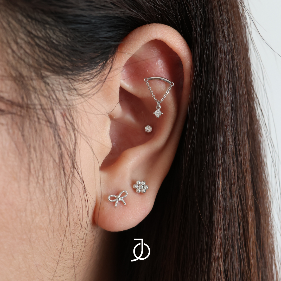 JO Flower Diamond Cut Beads Stud
