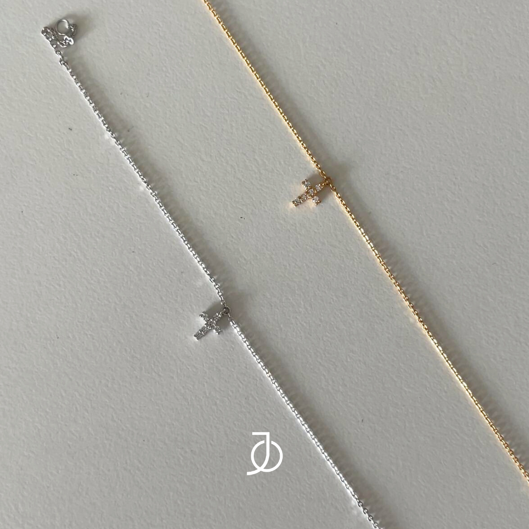 JO Gelang Emas - Mini Diamond Cross Dangle With Adjustable Bracelet 17K