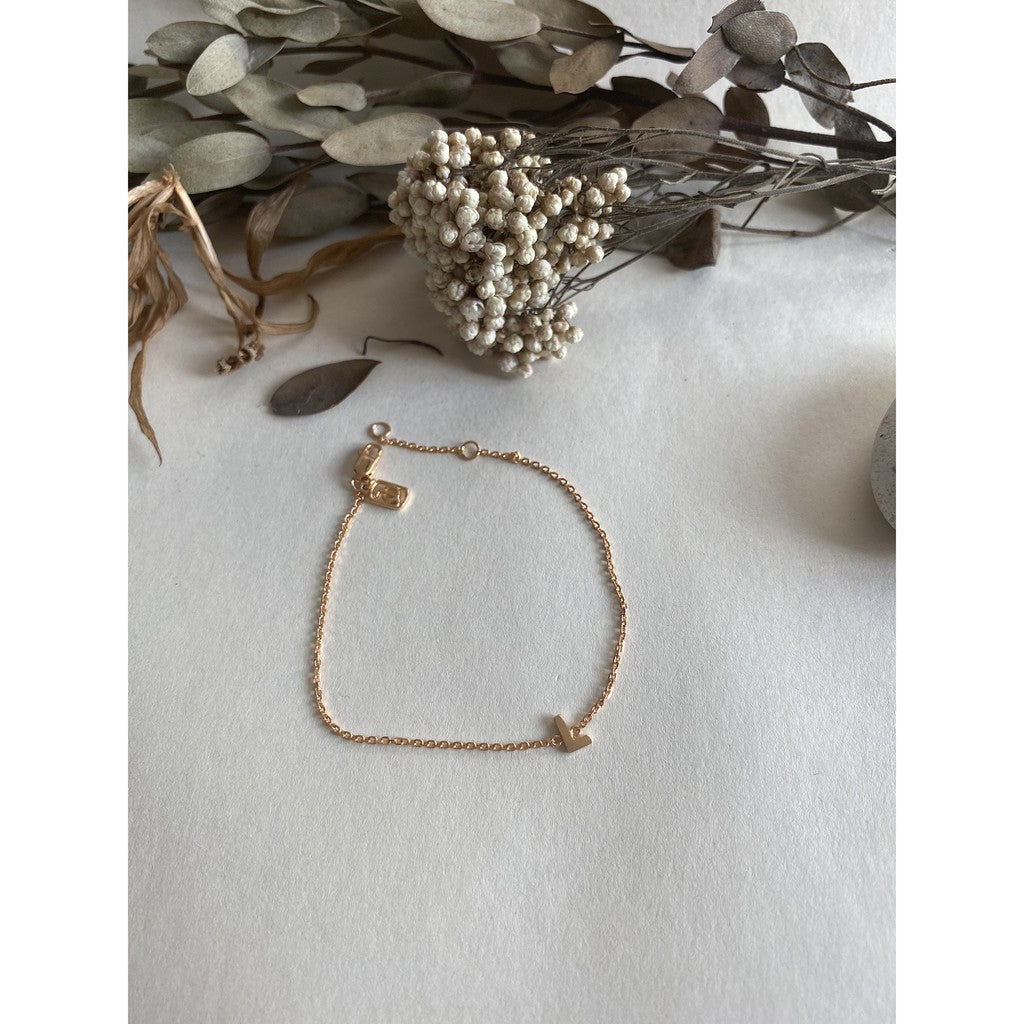 JO Alphabet Thin Bracelet